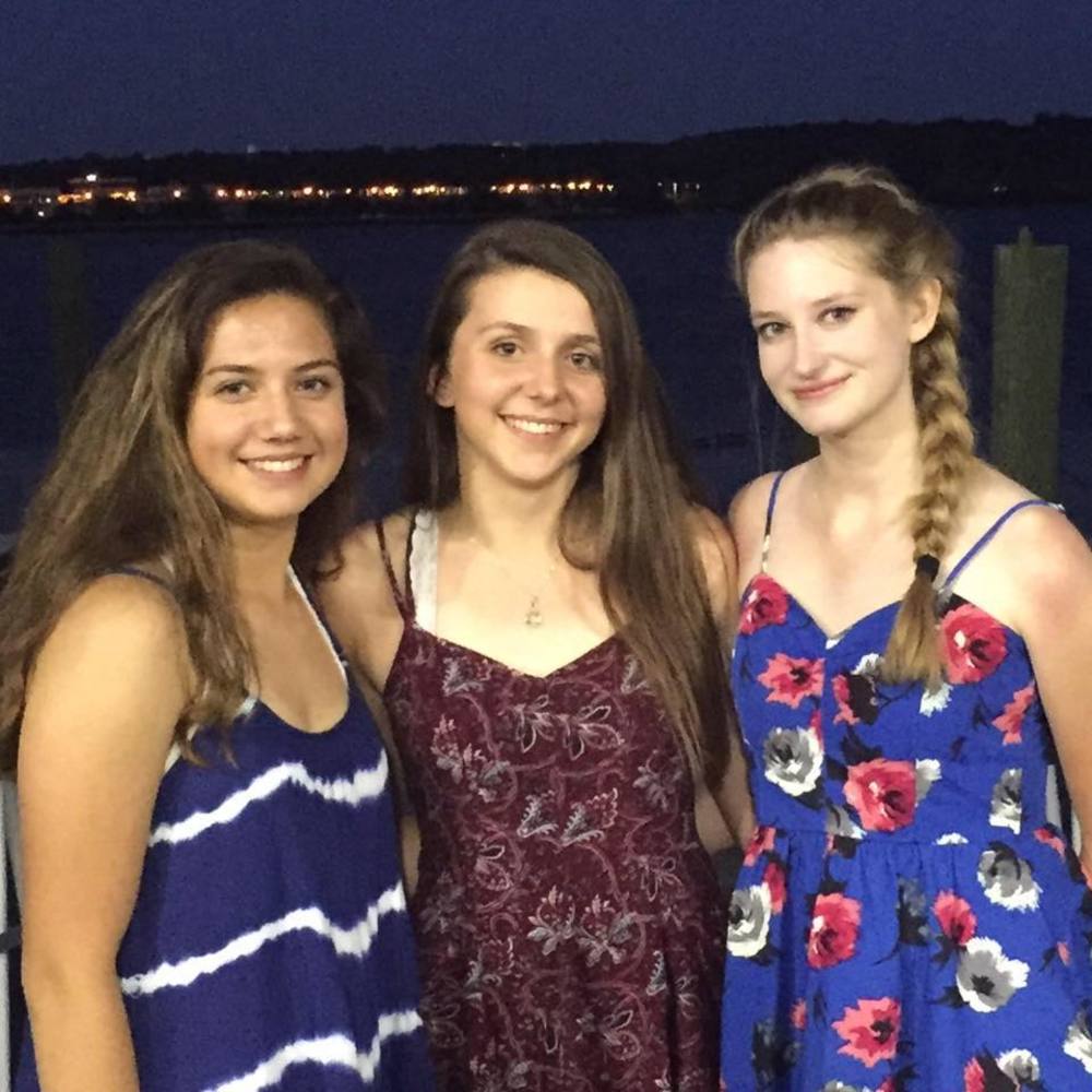 Meet your Posher, Camila